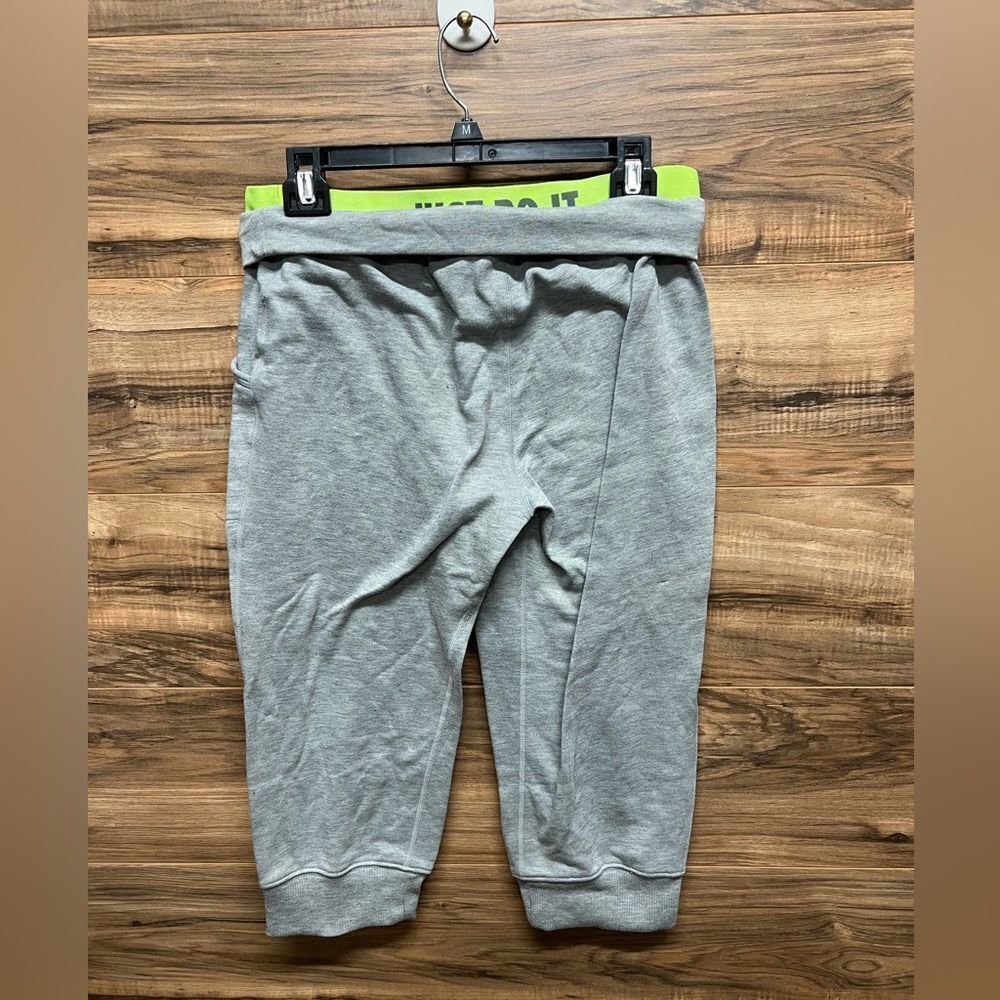 Nike medium cropped pants‎